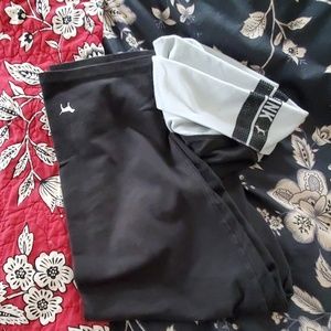 VS Pink cropped leggings